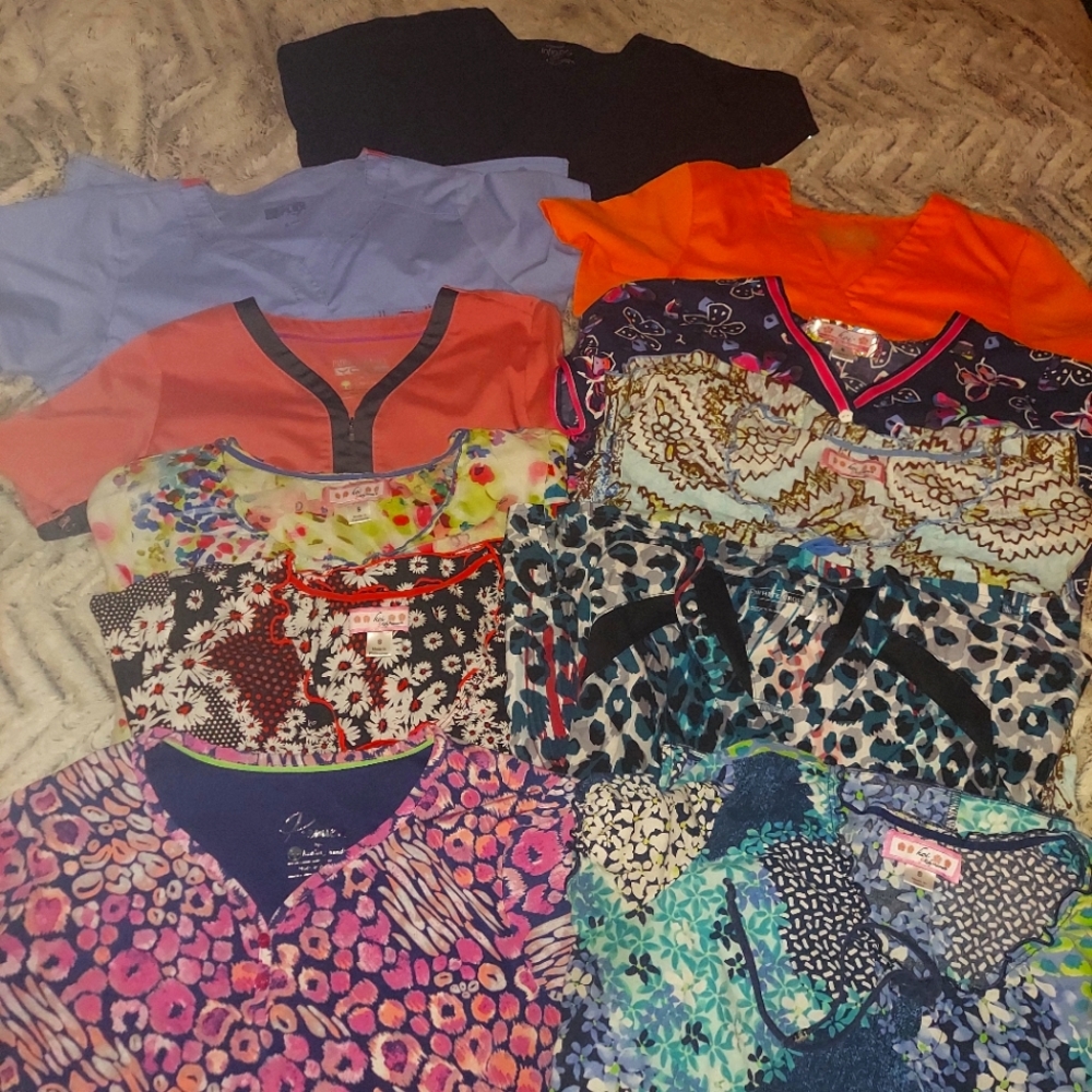 Lot of variable brands of small scrub tops. Koi & cherokee